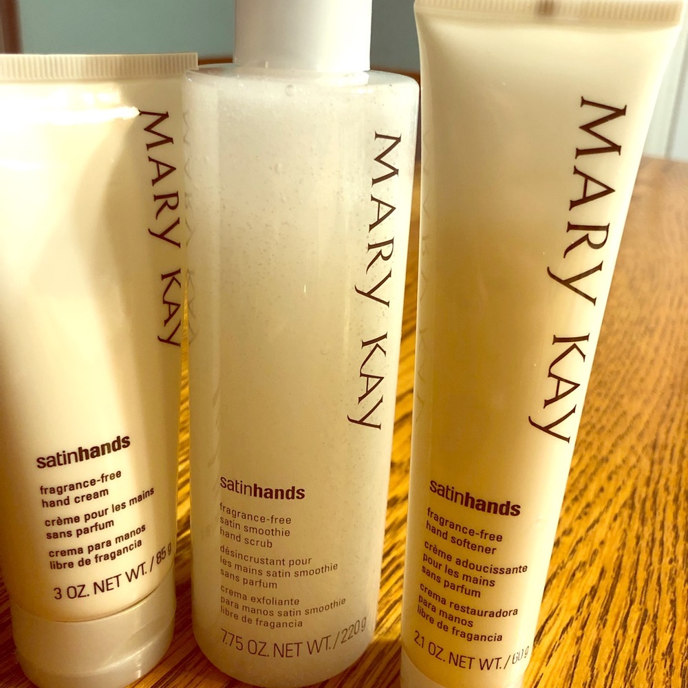 Mary Kay satin hand set.  Brand new🔥